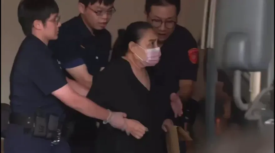 快訊/囚車載走畫面曝！陳盈潔北檢報到直送桃園女監　狂吐2次家屬盼能保外就醫