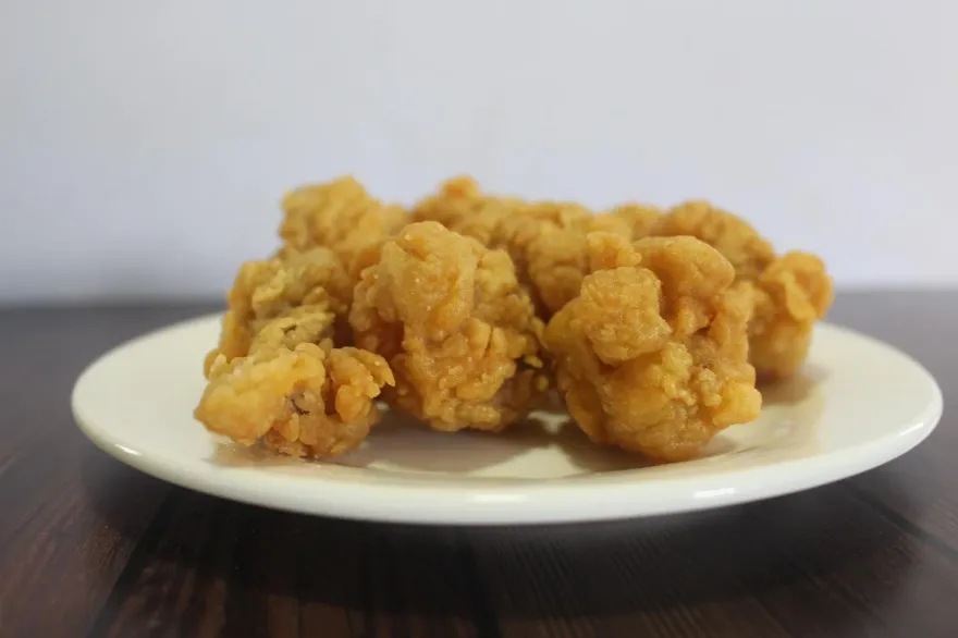 平民小吃鹹酥雞竟有低消？他揪疑點發問　老饕揭真相：不到這金額不划算