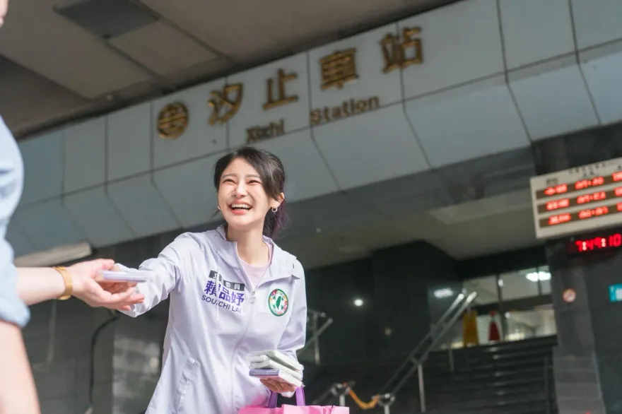 賴品妤控中天記者推人！關鍵影片還原真相　網驚：三立又翻車了