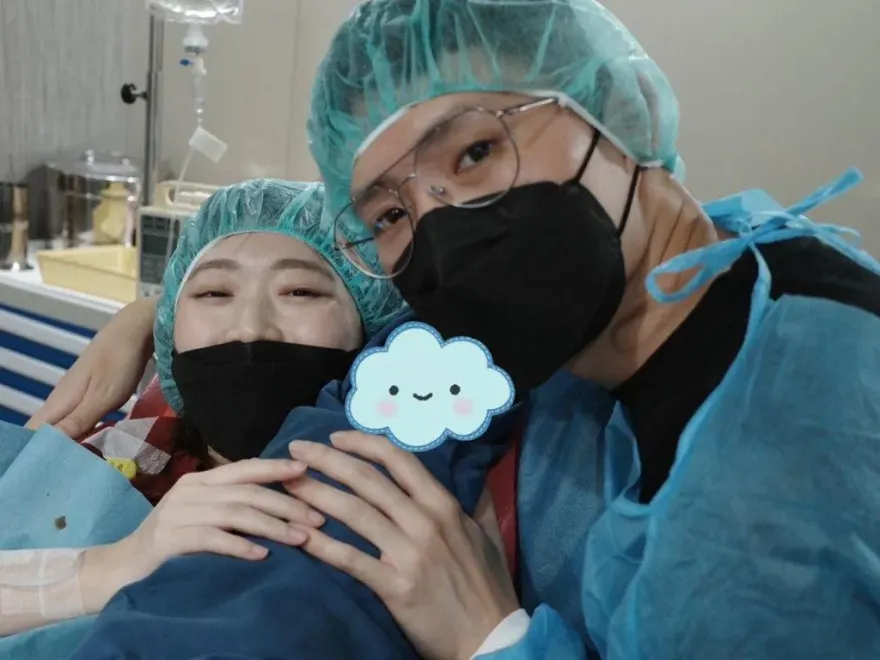 晏柔中生了！楊孟霖甜曬全家福　嘆：這一刻永生難忘