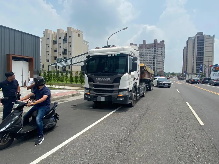 高雄騎士鬼切車道險釀禍！他氣到亮槍傷人遭法辦