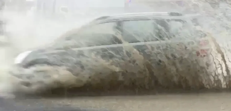 影/暴雨狂炸南投！民怨向政府陳情無解　停車場變「泳池」