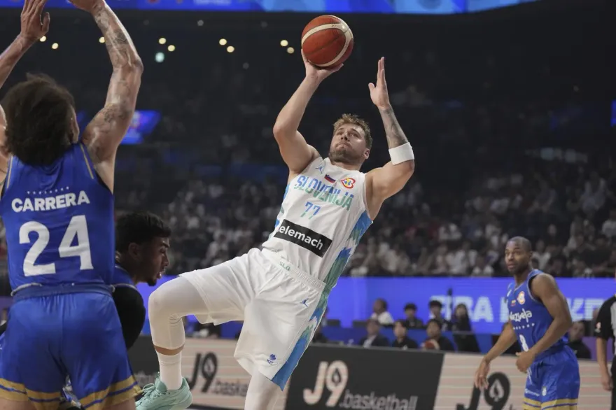 世界盃男籃/東契奇美技連發！首秀狂轟37分　斯洛維尼亞開胡
