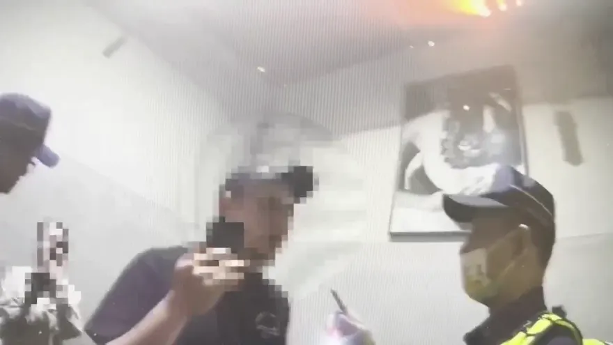 北市知名夜店槓霍建華兄！不滿頻繁臨檢貼「賞酒公告」　警：有搜到毒