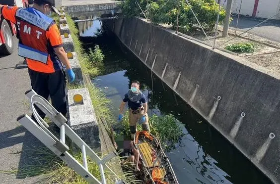 快訊/台南62歲男受困3米深排水溝　躺一夜失溫險喪命