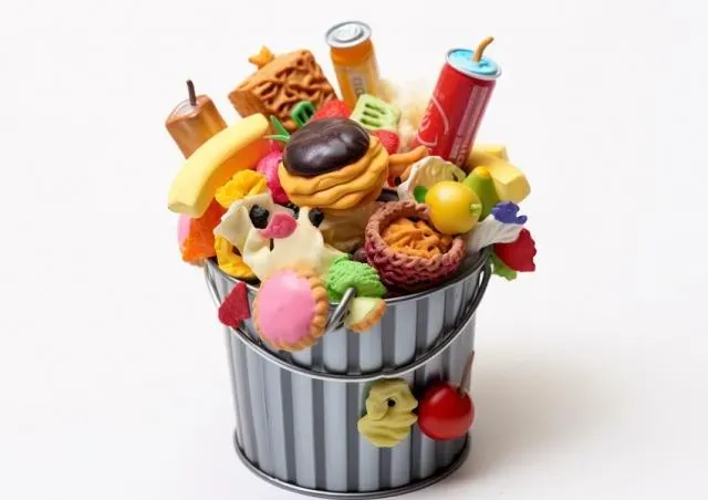 小心「9種食物」讓你越吃越餓！營養師警告：恐讓你「食物上癮」體重直飆升