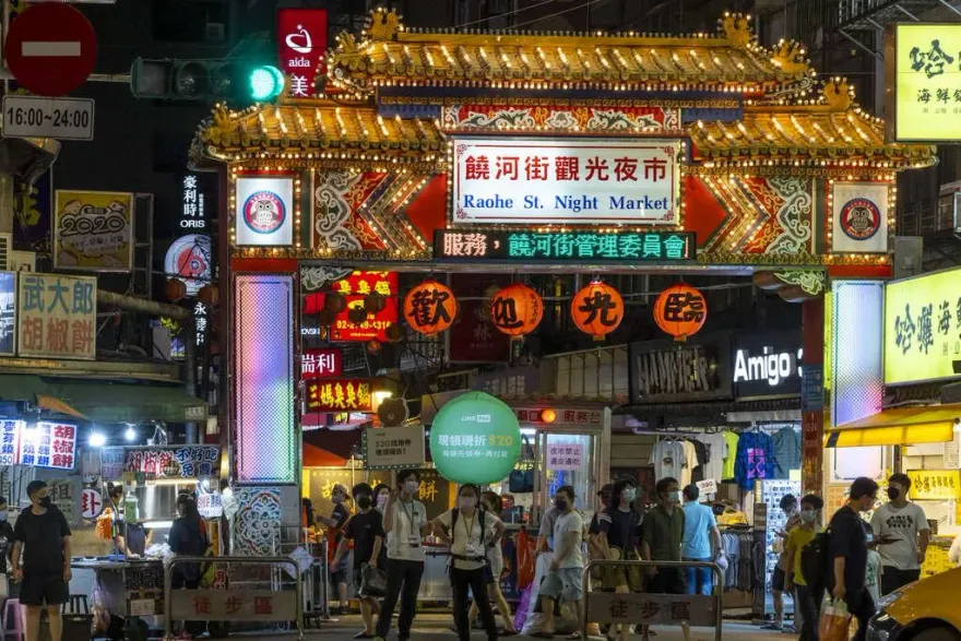 饒河夜市就地起價！芭樂賣韓國人「140元秒變1千」市場處要查