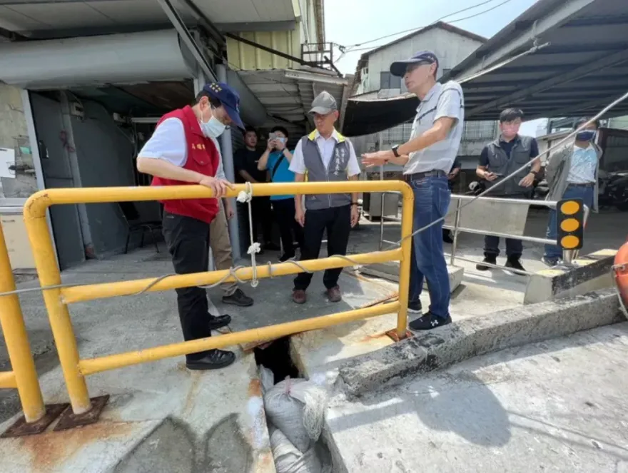 颱風未至先淹水！高雄旗津路面積淹水　沿海地區備戰年度大潮