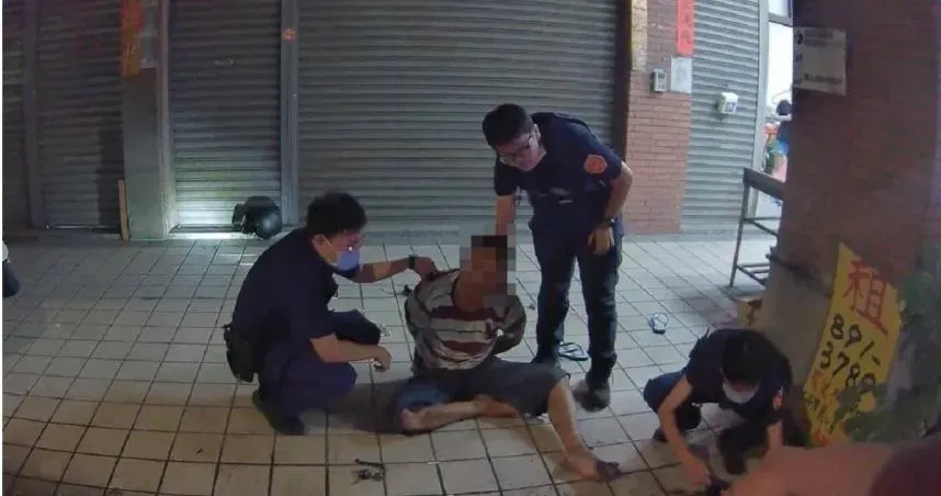 危險駕駛！高雄男連闖紅燈遭攔　員警眼尖識破菸盒藏毒