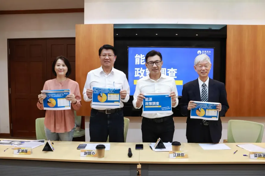 嘆台南市被光電板貼成「穿山甲」！謝龍介：挺民進黨卻慘遭官商黑金槍蹂躪