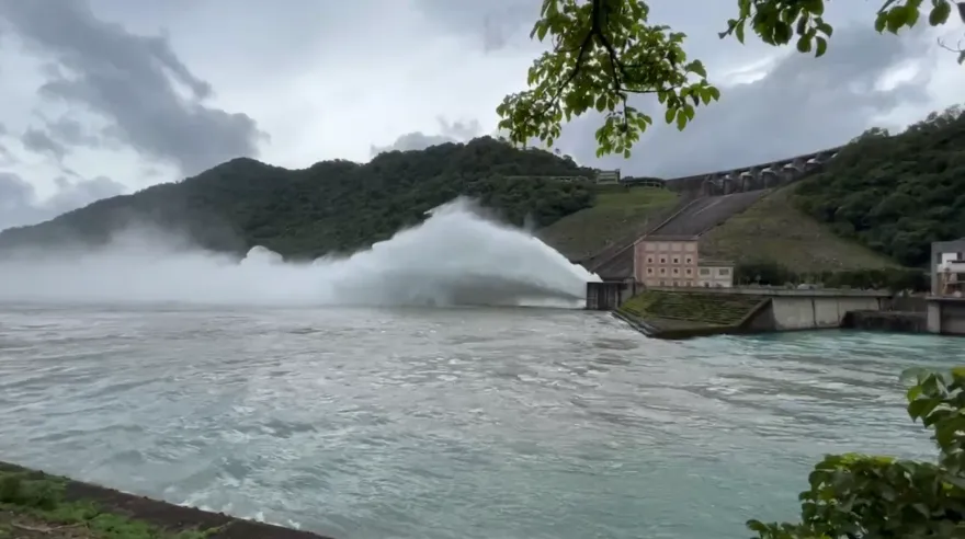 海葵颱風/全台13座水庫緊急洩洪　逾5萬戶停電