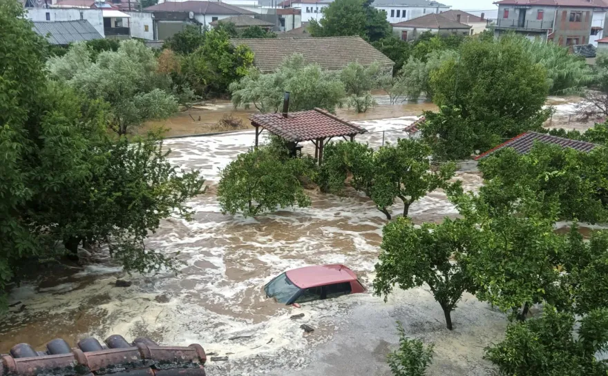 影/希臘暴雨「1天下完整個秋天雨量」　引發山洪暴發1死1失蹤