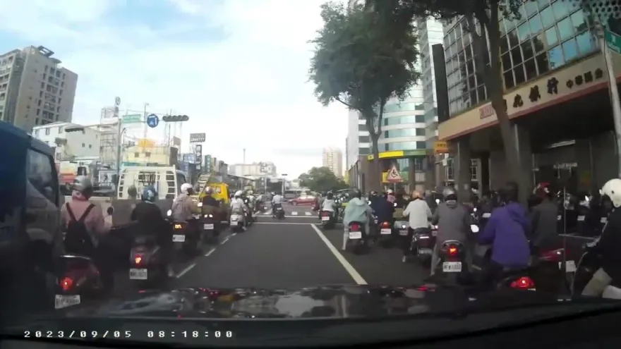 救命呀！台南嬰兒突然喘不過氣　警車護送3分鐘抵醫院