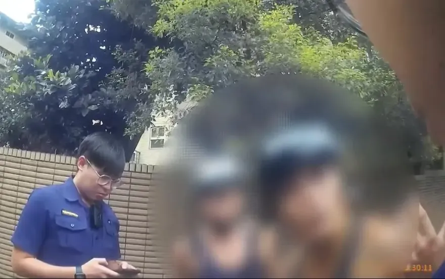 影/墓地放「水雷炮」巨響嚇壞人　警攔下2無聊男機車送辦裁罰
