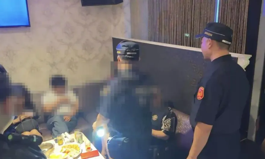 影/找「娜娜」！北市條通傳染黑恐嚇小姐　警區塊封鎖商圈強勢臨檢