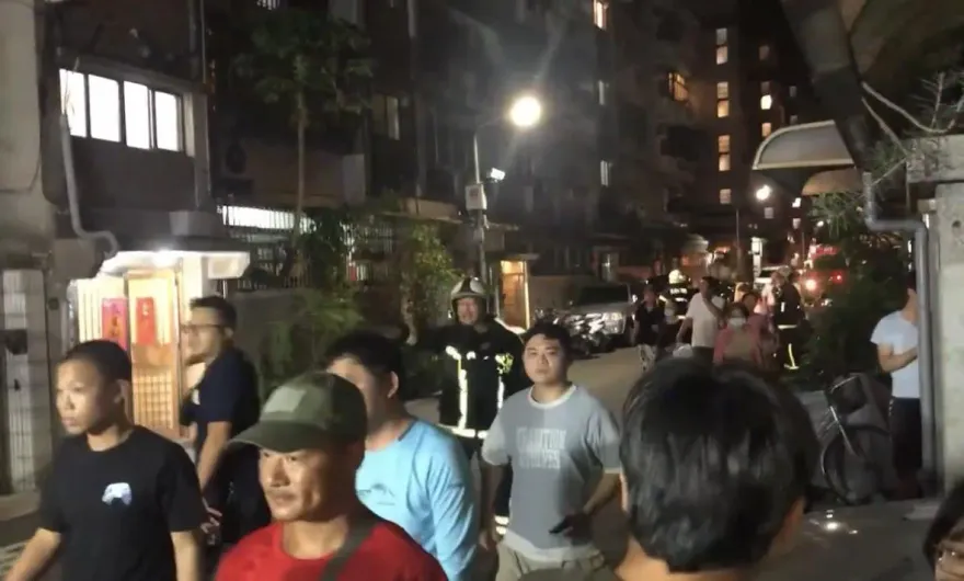 快訊/北市大直街民宅疑因工地施工傾斜　25戶居民驚恐逃生疏散