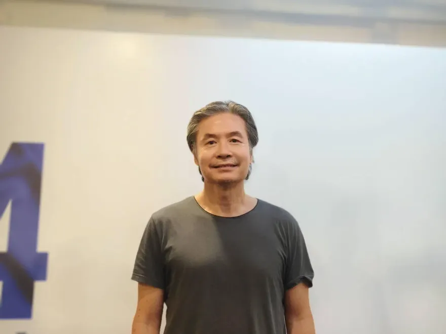 影/金溥聰離開侯辦赴美？本尊驚喜現身記者會　現場記者全驚呼