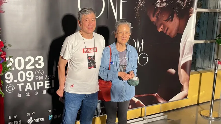 感情風暴過後...王力宏爸媽首現身！邱瓈寬洩他私下脆弱落淚