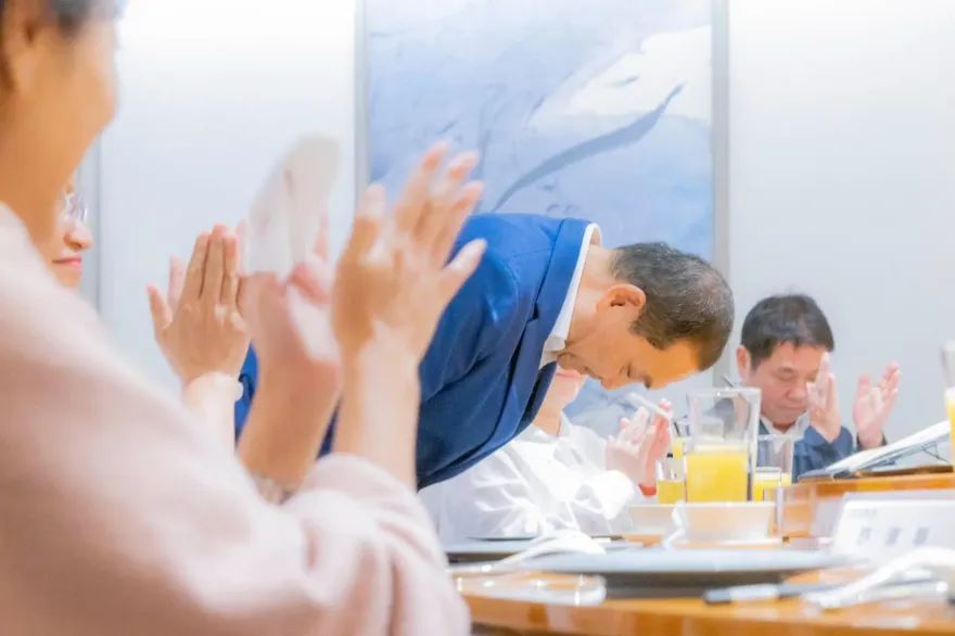 鍾東錦現身藍縣市長團結餐會　侯友宜10月將見柯文哲