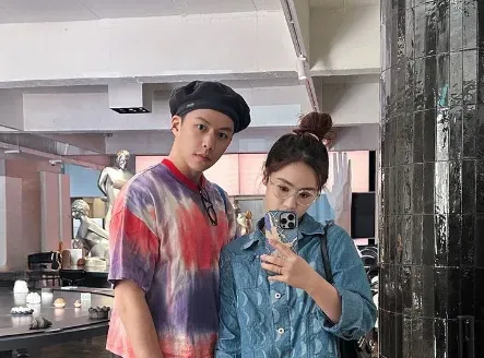 老公幫拍旅遊美照！Sandy甜蜜南韓行…一看照片「滿頭問號」：蛤？