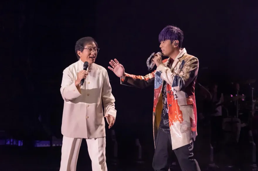 面子好大！周杰倫演唱會影壇大哥親降臨　成龍放話：下次打醉拳