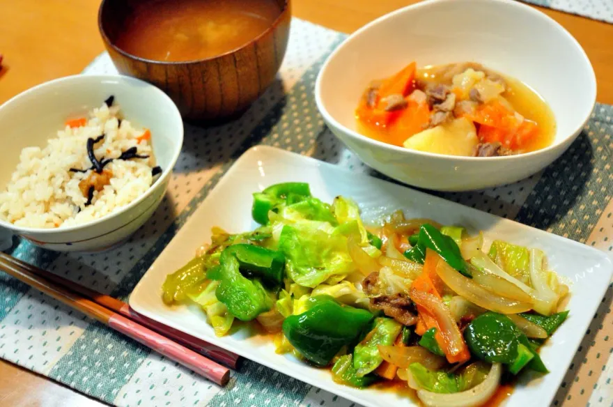 專家曝：「最佳吃晚餐時間」　太晚吃恐變肥又睡不好