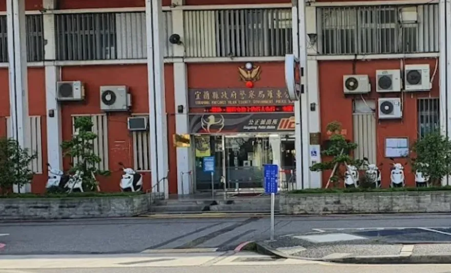 遭批「知法犯法更玩法」！宜蘭警員居隔偷開車出門　疑酒駕闖紅燈還撞人肇逃