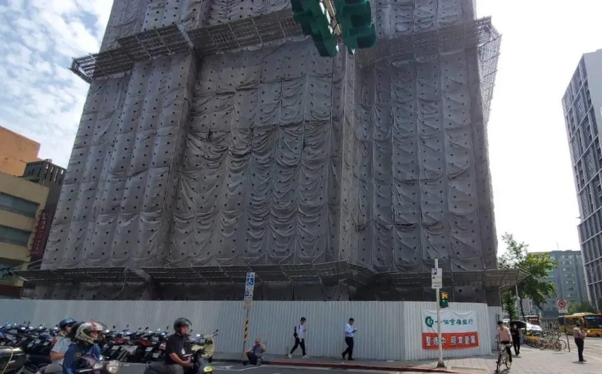 快訊/北市中山區40歲工人「疑似觸電」！手中工具全毀　失去呼吸心跳急救中