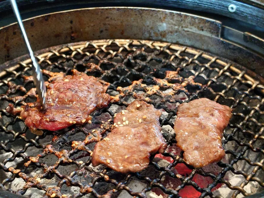 中秋烤肉超傷腰椎！烤肉架超低　醫推「超強4方法」安全顧腰椎