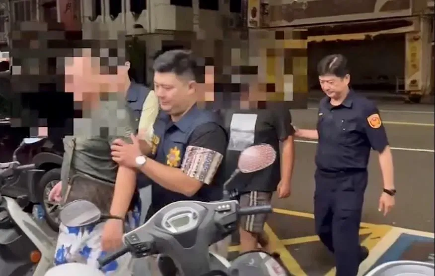 影/高雄酒吧喝到翻臉爆圍毆　男子頭部挫傷濺血警逮3人