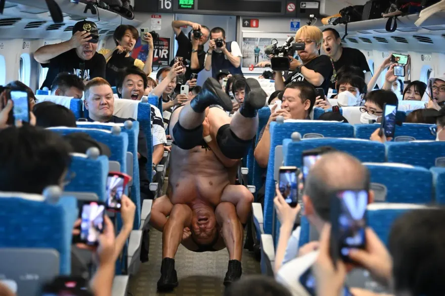 影/新幹線史上最大鬥毆？時速285公里「開幹」　東京一路打到名古屋