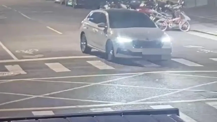 影/北市泥醉男車子開到爆胎停路中昏睡　抽血酒測值超高爆表