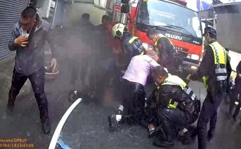 情侶為「狗大便」爭吵！台中莽男持大鎖自爆頭　再開瓦斯威嚇判3年8月