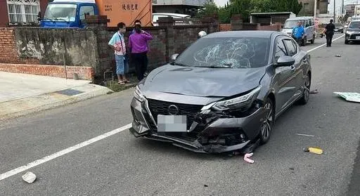 快訊/苗栗後龍死亡車禍！轎車擋風玻璃碎裂　騎士摔飛送醫不治