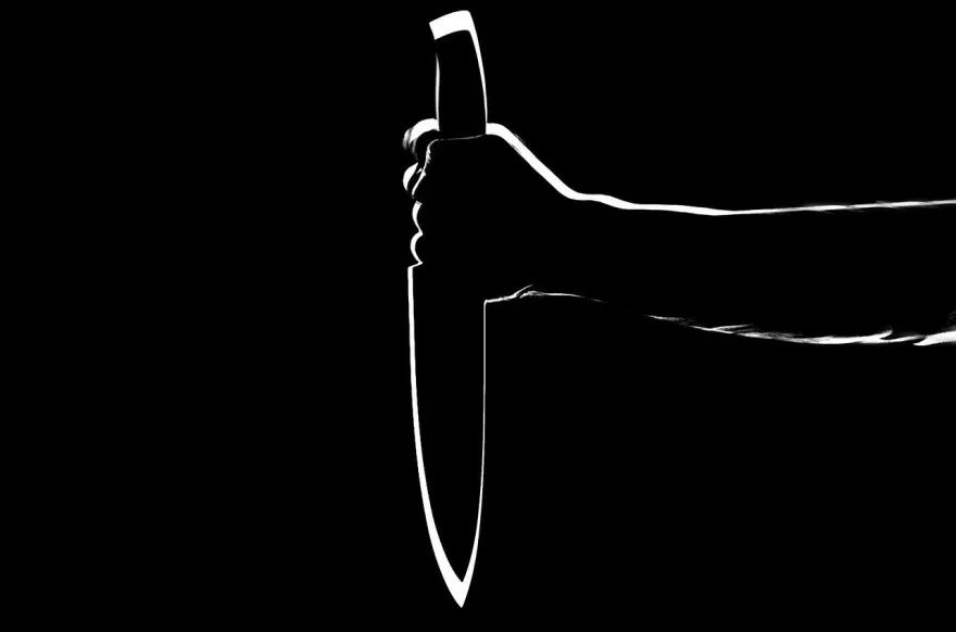 35歲女子被叫「阿珠媽」竟惱羞　地鐵揮刀砍傷3人遭判8年徒刑