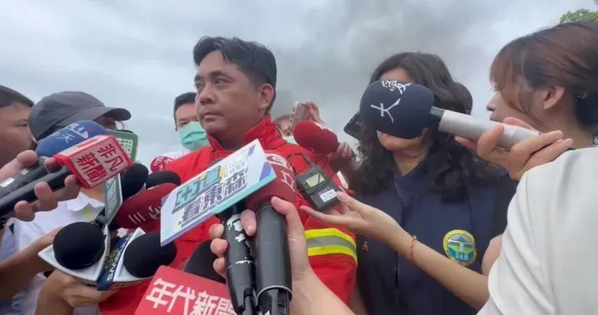 屏東高爾夫球具廠大爆炸/救災過程被炎上！大隊長含淚懇求：請相信專業