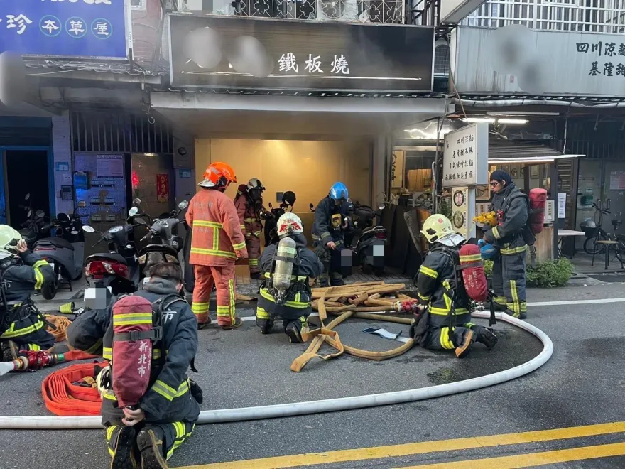 快訊/新北板橋鐵板燒店遭祝融　送瓦斯男換桶子時出事　臉遭灼傷急送醫