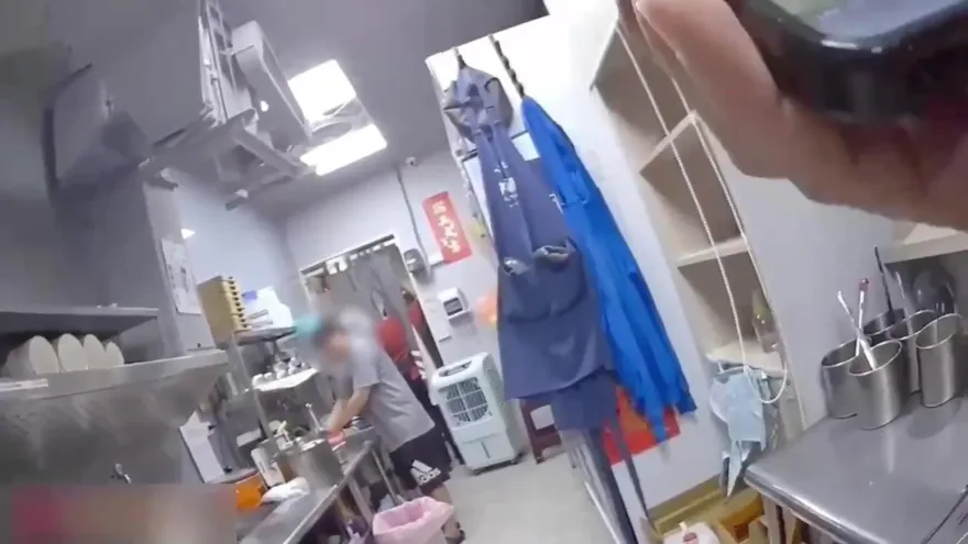 影/台中滷味攤24h營業！竟是毒品分裝場　供貨不中斷、6人全被逮