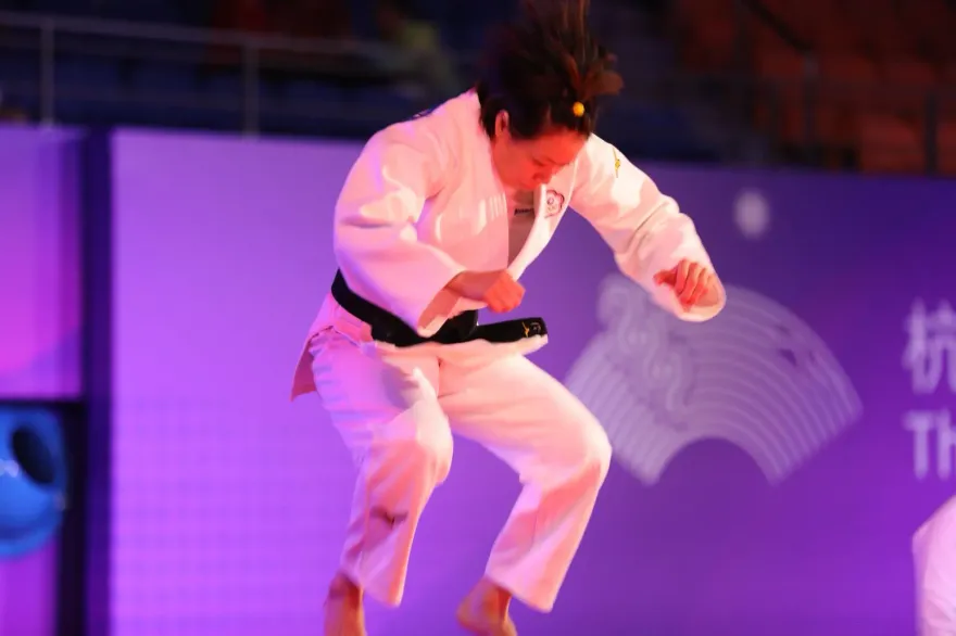 杭州亞運/「柔道女王」連珍羚2「技有」虐菜高速奪勝　晉級8強