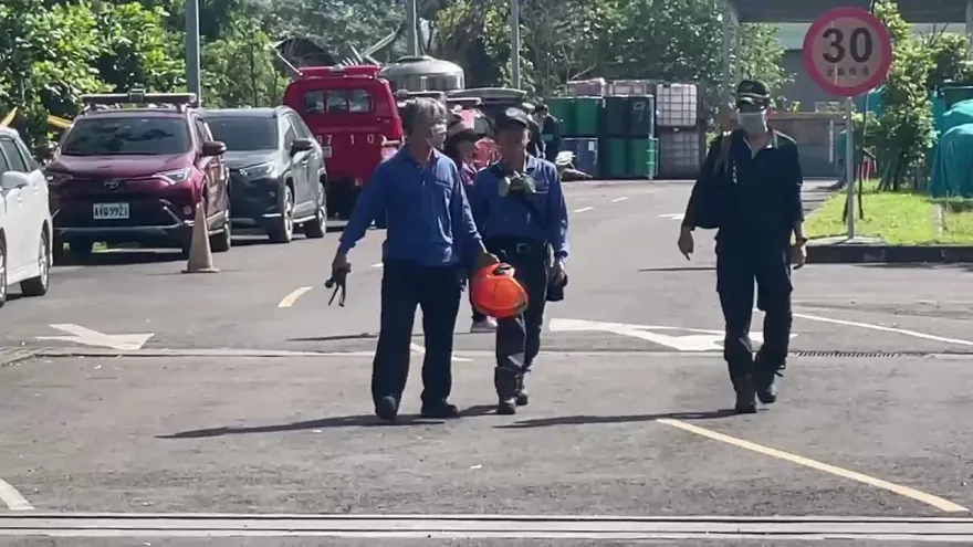 屏東高爾夫球具廠大爆炸/第4天累癱了！10多義消自主上陣　火調人員進場找肇因