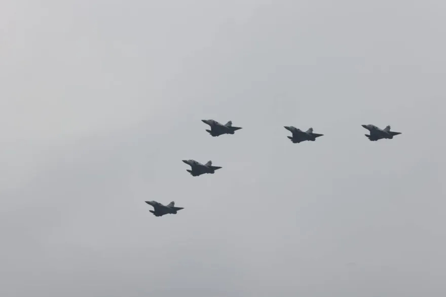傳空軍召回所有飛官待命　國防部：一切正常、無提升重點戰備