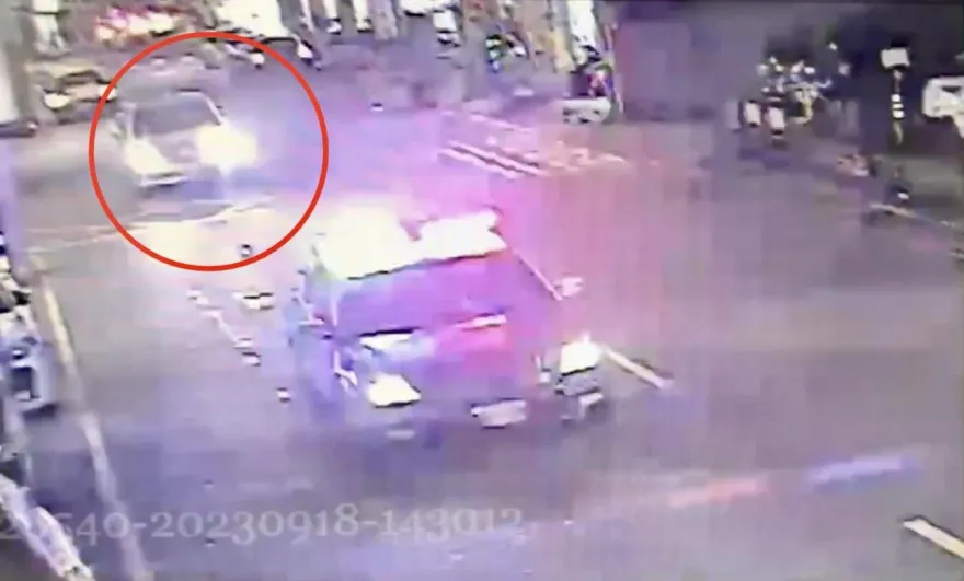 影/新北2歲女童高燒昏迷　警車鳴笛火速開道助送醫