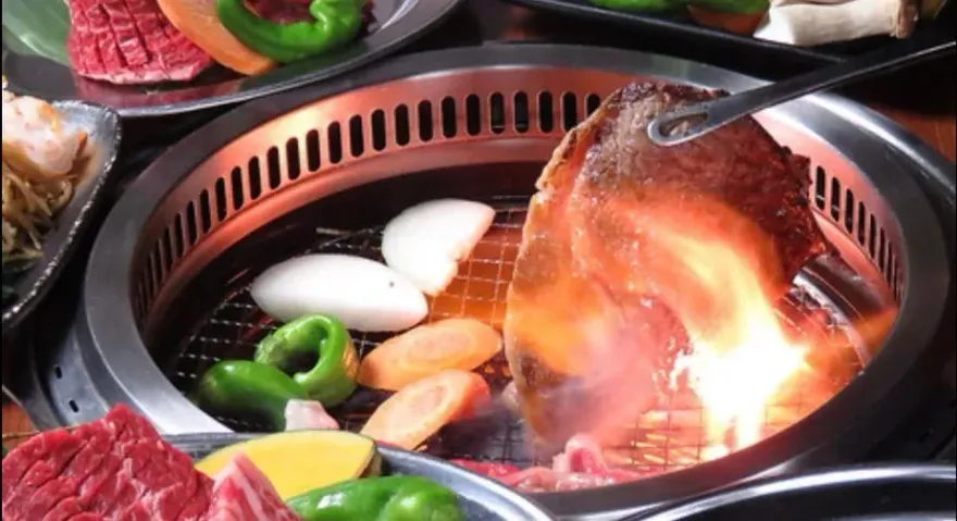 心齋橋燒肉吃到飽！台客驚見店員「回收牛肉再利用」　日本店家回應了