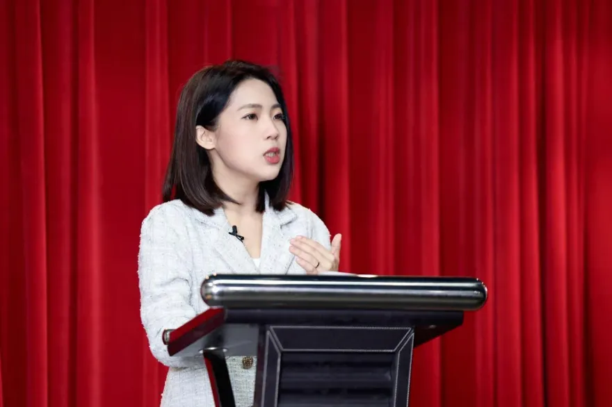 女戰神發威！民眾買到「臭黑蛋」竟遭蔡政府提告　徐巧芯出招網暴動了