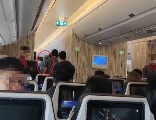 影/就是不繫安全帶！男子大鬧那霸班機被滯留當地　旅客延誤2小時才抵台