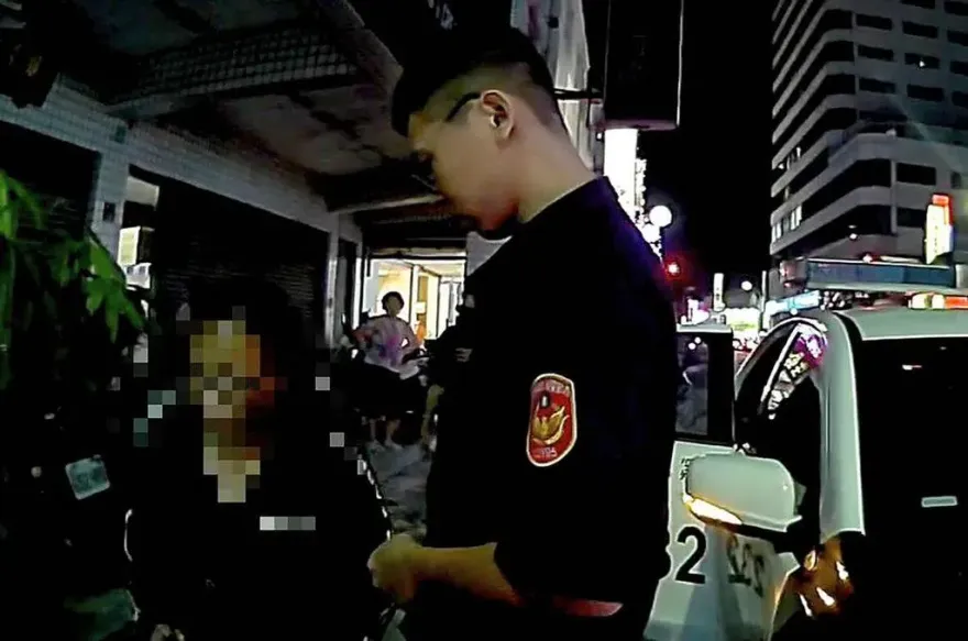 事情大條了！台南女通緝犯街頭遭攔查　內褲又掉出毒品一併被歸案