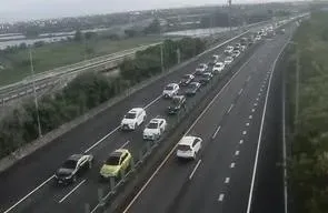 影/中秋連假重「塞」區相關交管看過來！day2國5北返車潮宜蘭警加強疏導