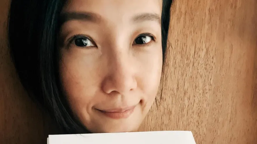 女子搭捷運硬插隊！張本渝「伸手擋遭無視」傻眼：只坐一站就不用排？