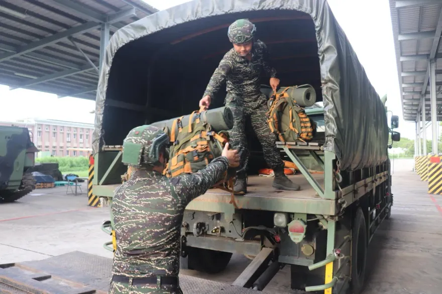 小犬颱風/海軍精銳出動！兩棲突擊車就位、兩棲偵搜大隊與水下作業大隊投入防災
