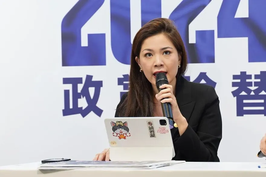 電視台主播宮鬥時「她坐在2派人馬中間」！鍾沛君曝內幕再爆「某現役的她手腳不乾淨」
